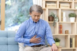 大腸の粘膜に炎症が起き、つらい症状を伴う「潰瘍性大腸炎」